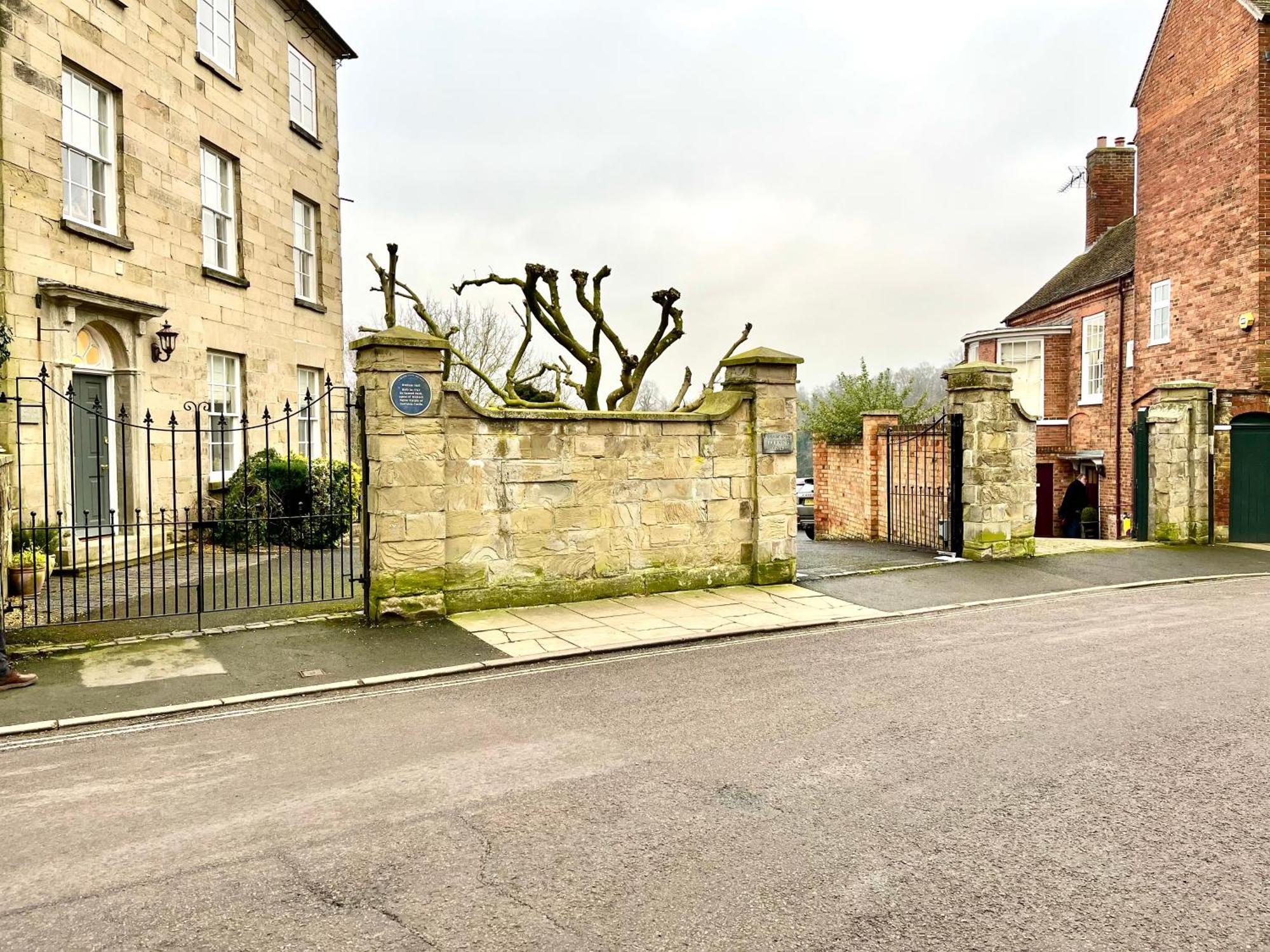 Bell Cottage By Ludlow Castle With Onsite Parking Екстериор снимка